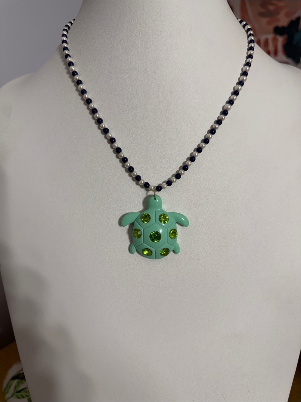 Green Turtle Resin Pendant Necklace on Navy and Pearl Beaded Chain 18" - Picture 2 of 2